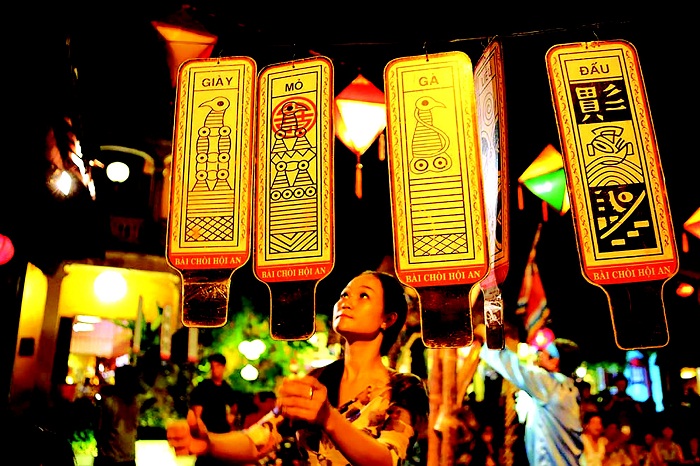 festival lanterne Hoi An bai choi